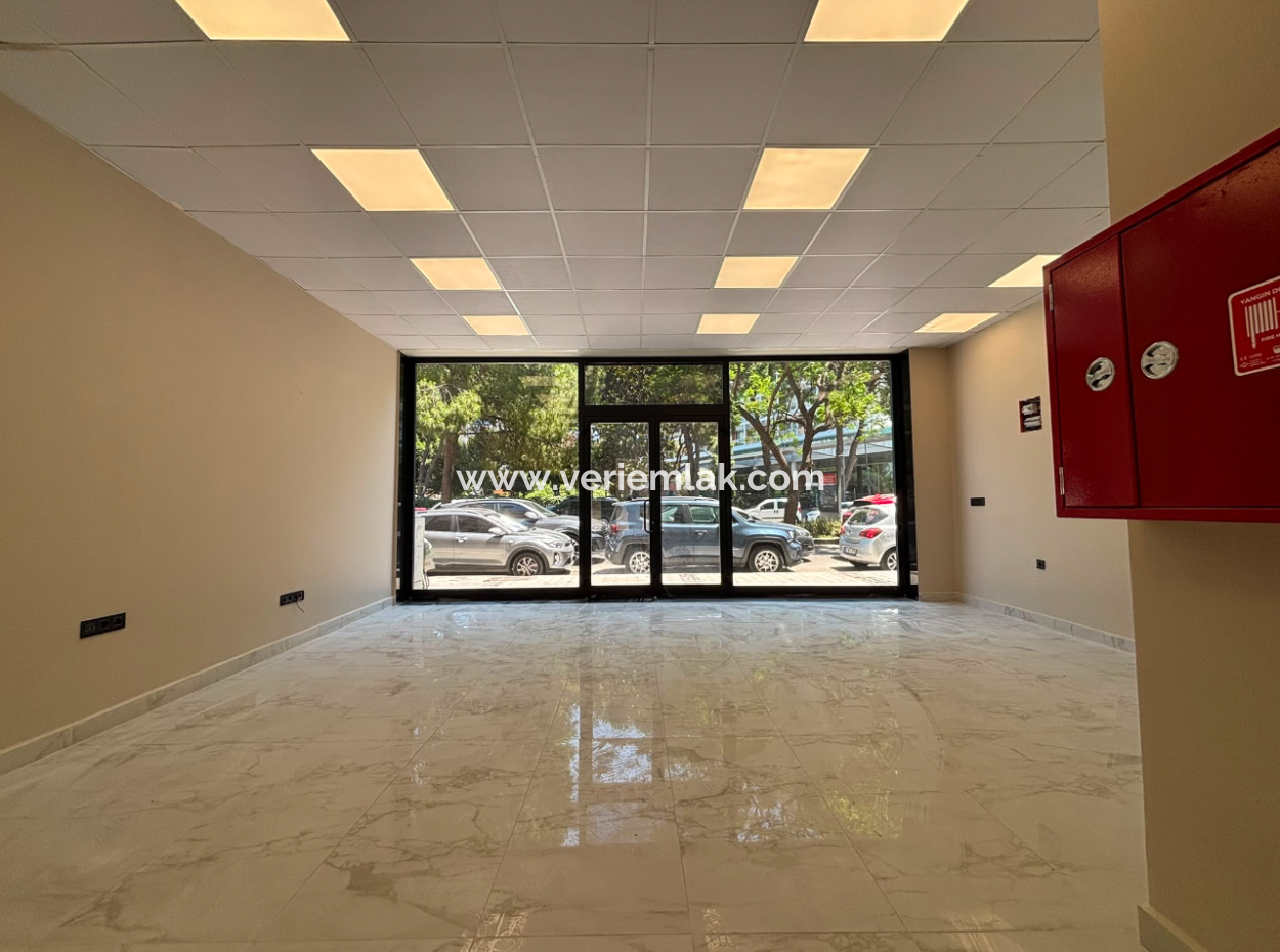 Alsancakswiss Hotel Karşisinda70M2 Kostenloser Shop Zur Miete Mit Netto-Wc