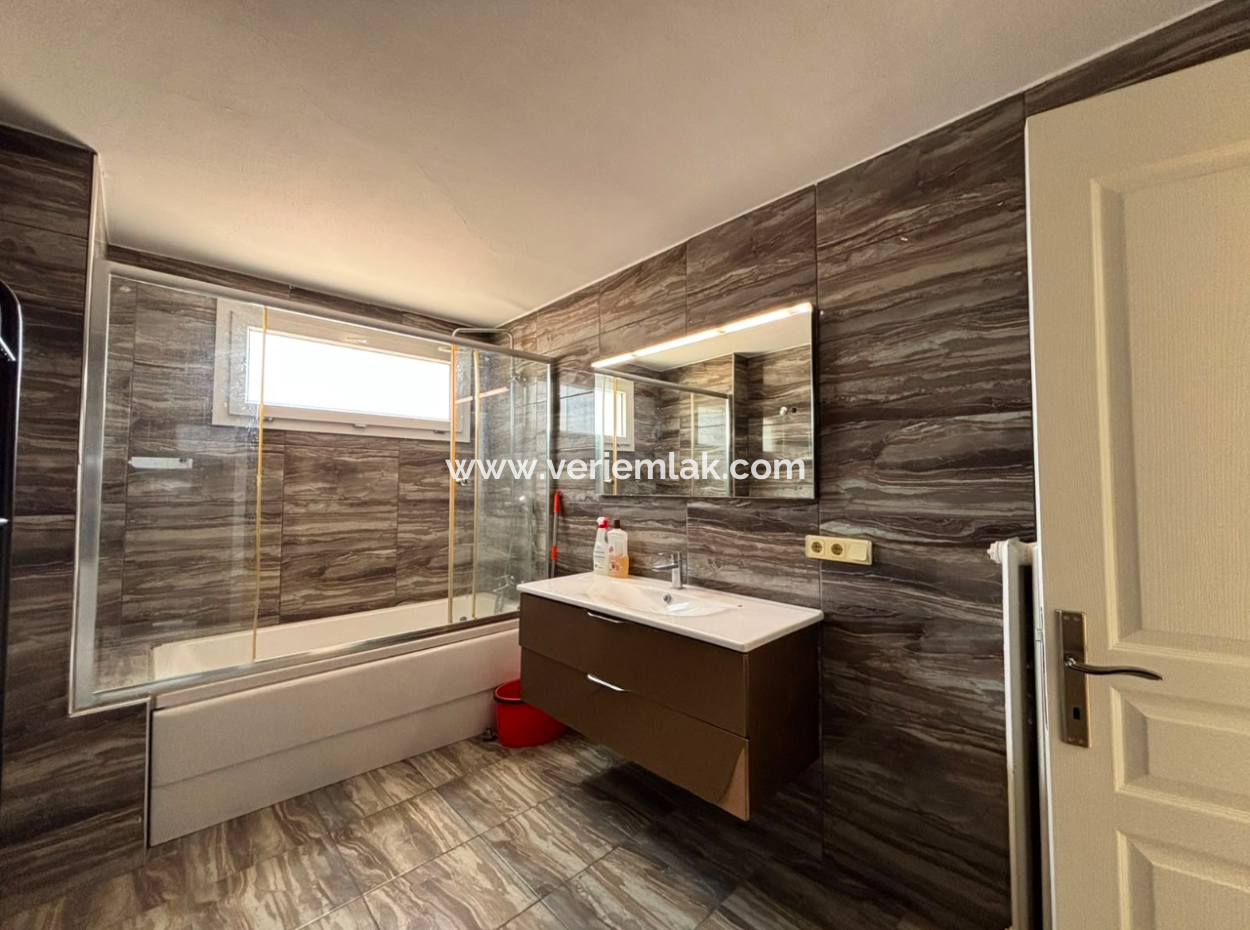 7. Stock, 410 M², Staffel, 3, 1 Wohnung Zu Mieten Mit Meerblick Auf Dem Alsancak Republikplatz!