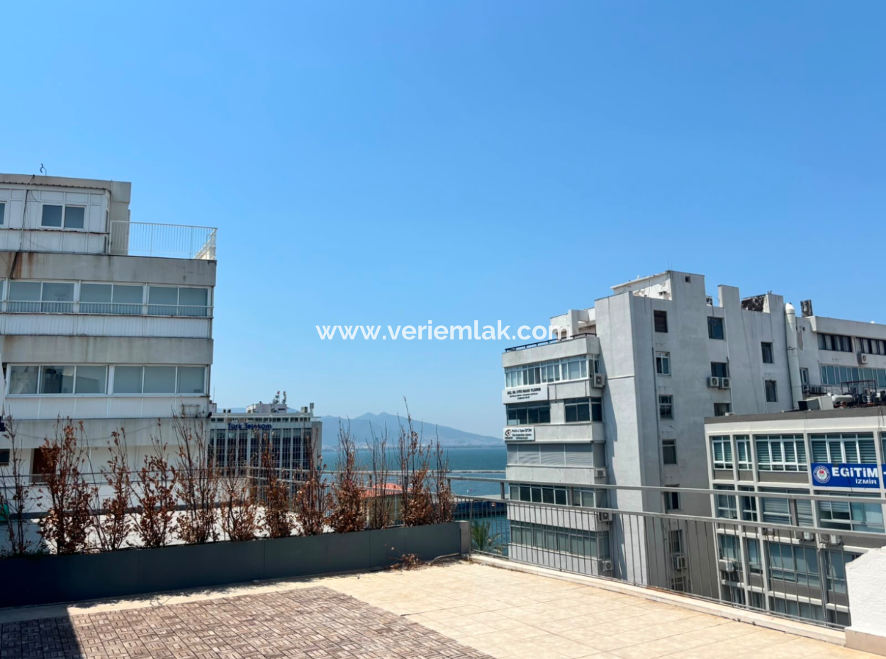 7. Stock, 410 M², Staffel, 3, 1 Wohnung Zu Mieten Mit Meerblick Auf Dem Alsancak Republikplatz!