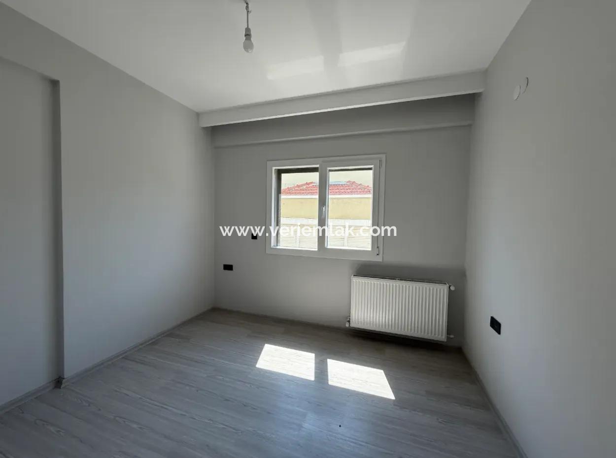 Brandneue 21-Wohnung Zum Verkauf Im Viertel Seferihisar Camikebir | Mit Balkon | Automatischer Verschluss | Arçelik Built-In | Mit Parken