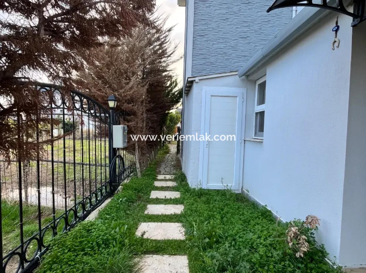 Zentral Gelegen, Große Garten- Und Reihenvilla Zum Verkauf Im Stadtteil Seferihisar Düzce