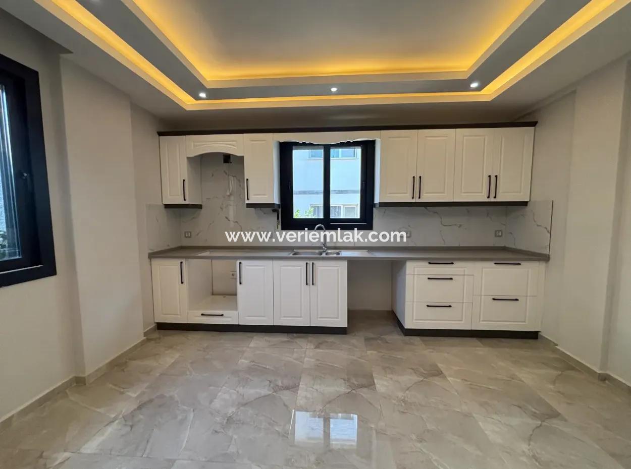 Private Villa Zum Verkauf Im Villas-Gebiet Im Stadtzentrum Von Seferihisar