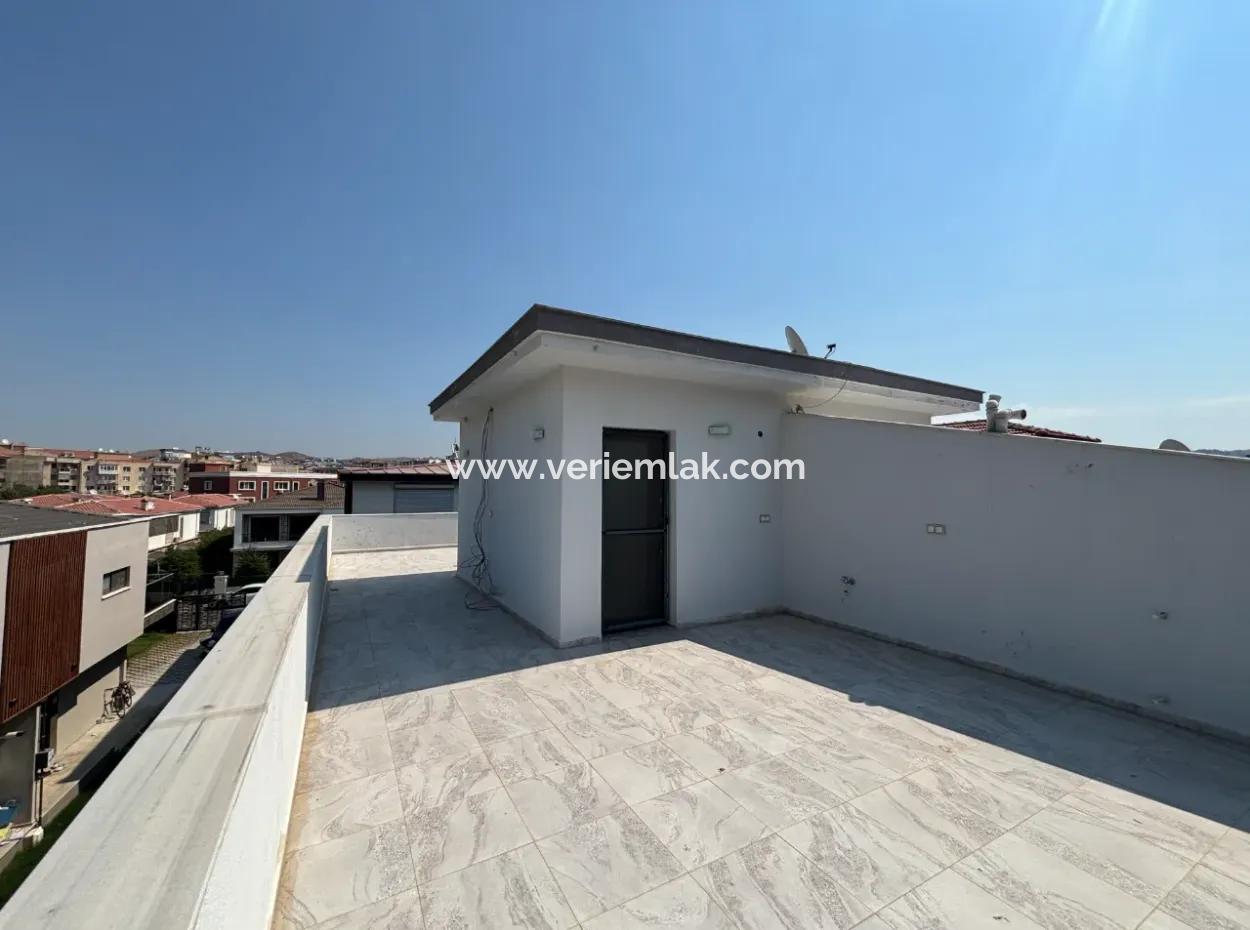 Private Villa Zum Verkauf Im Villas-Gebiet Im Stadtzentrum Von Seferihisar
