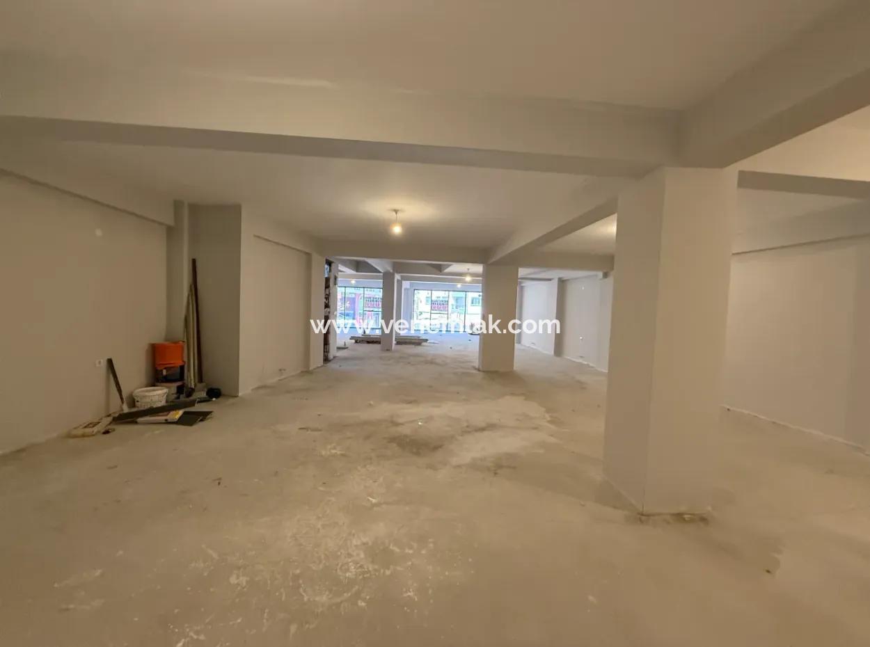 500 M² Großes Doppelhaus-Gewerbegebiet An Einer Angesehenen Lage Im Seferihisar Bazaar Center