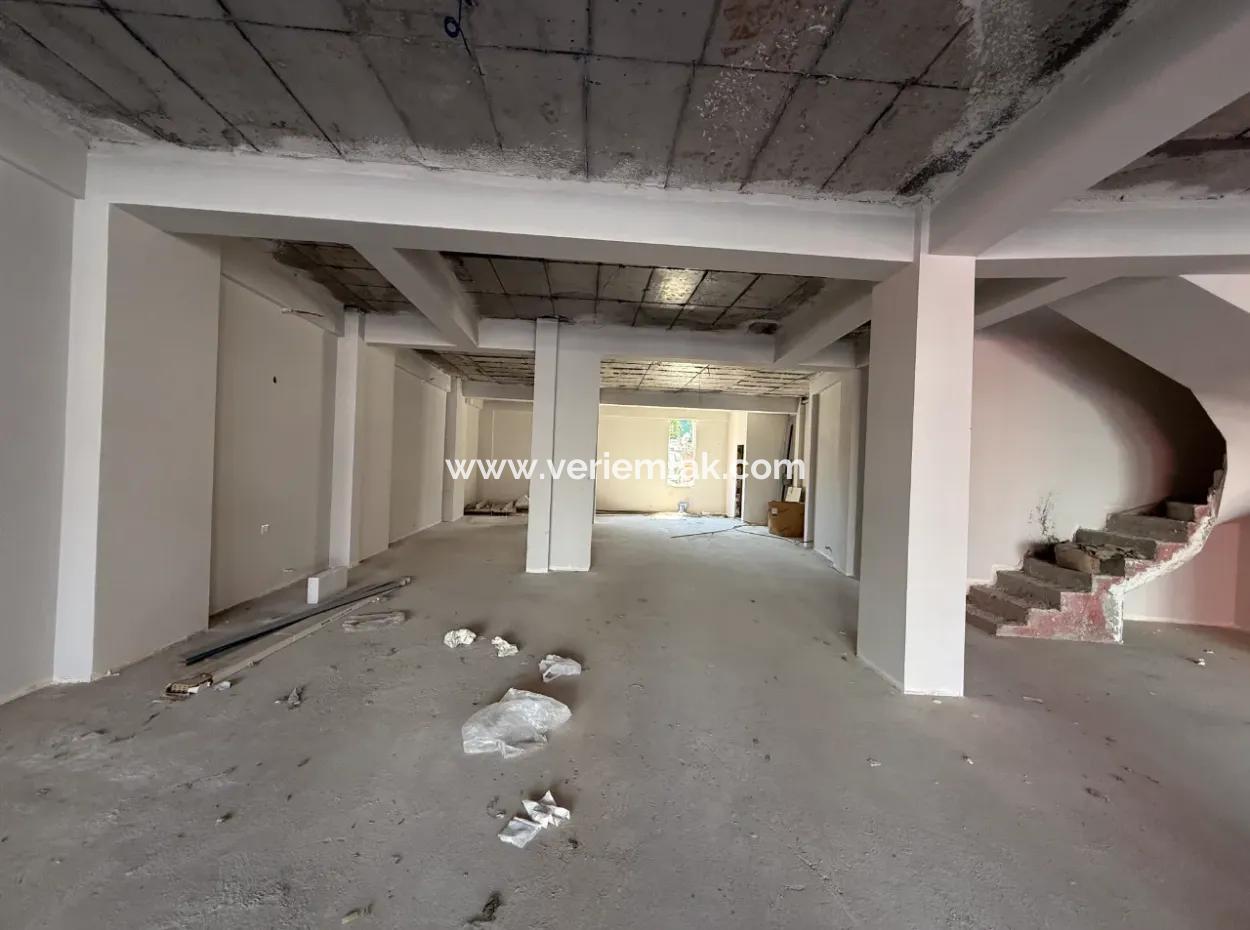 500 M² Großes Doppelhaus-Gewerbegebiet An Einer Angesehenen Lage Im Seferihisar Bazaar Center