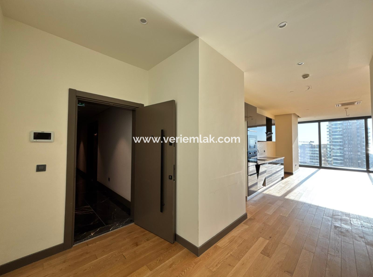 27. Etage 2 Eckwohnung Zur Miete Mit Herrlichem Blick In Mahall, Bomonti