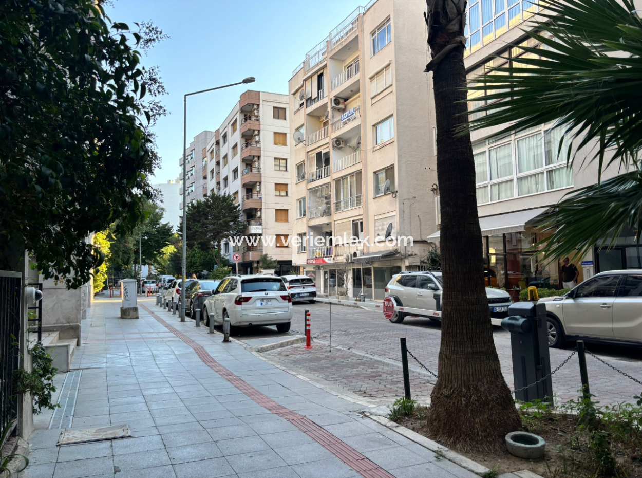 1 1 70M² Konzeptwohnung Zu Mieten Mit Fensterläden In Der Alsancak Libas Strasse