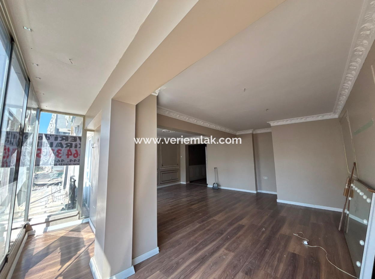 1. Stock 3 1.120 M² Gut Gepflegtes Geschäft Zur Vermietung In Alsancak, Zypern, Martyrs