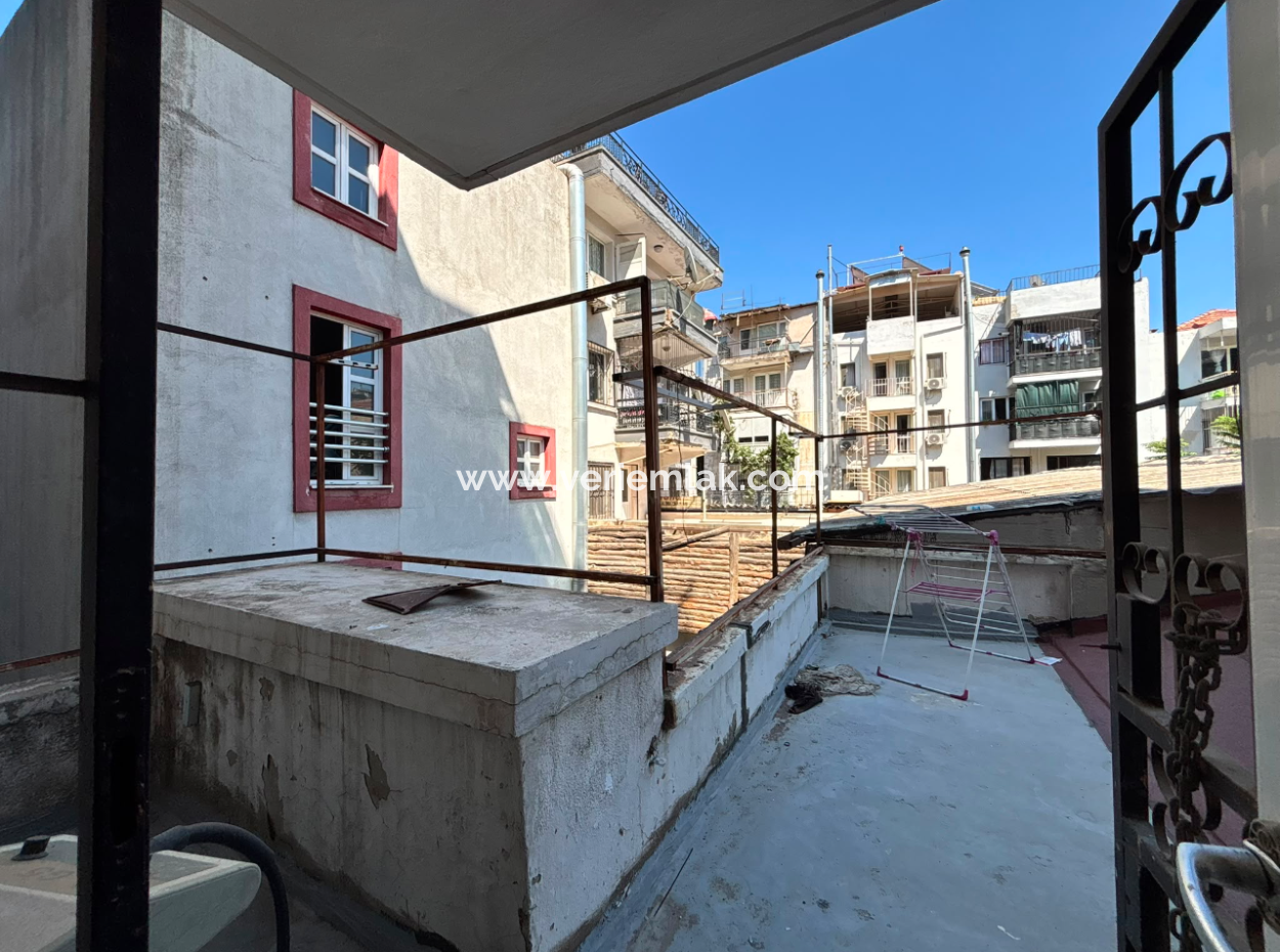1. Stock 3 1.120 M² Gut Gepflegtes Geschäft Zur Vermietung In Alsancak, Zypern, Martyrs