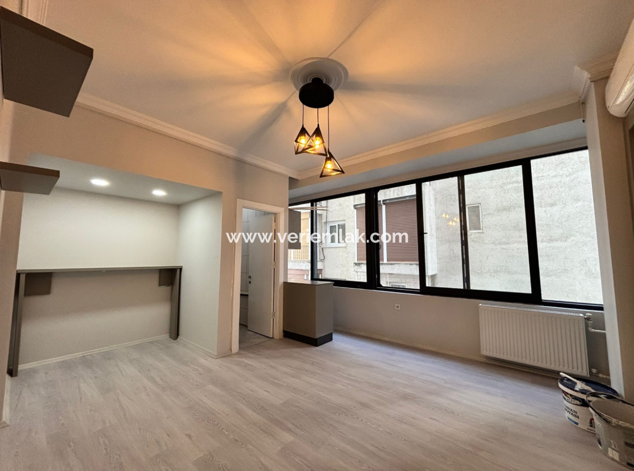 Alsancak Republic Square 4. Stock Renoviertes Büro/Arbeitsplatz Zu Mieten