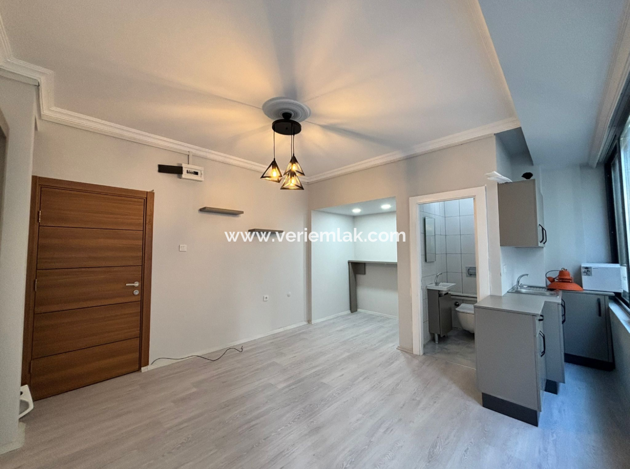 Alsancak Republic Square 4. Stock Renoviertes Büro/Arbeitsplatz Zu Mieten