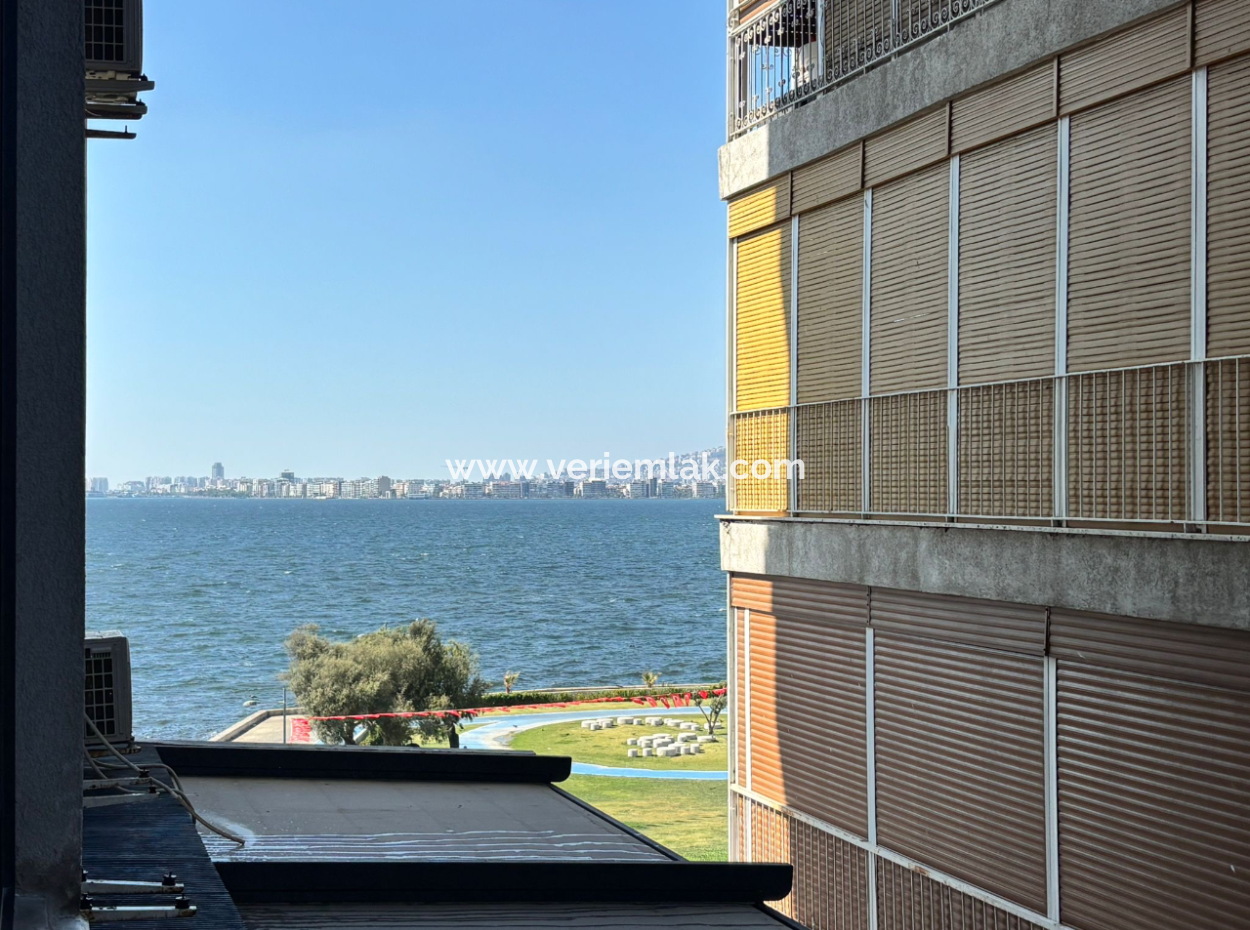 Alsancak Republic Square 4. Stock Renoviertes Büro/Arbeitsplatz Zu Mieten