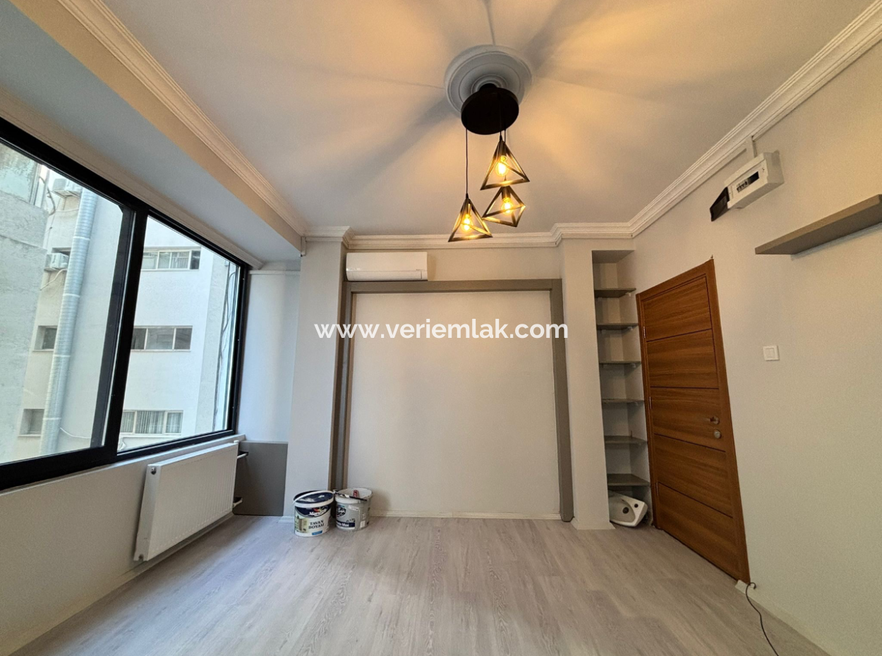 Alsancak Republic Square 4. Stock Renoviertes Büro/Arbeitsplatz Zu Mieten
