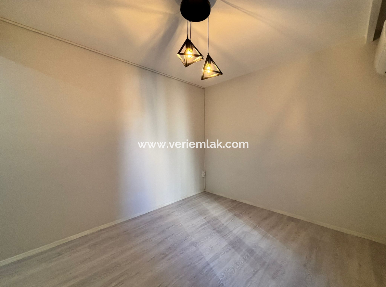 Studio-Vermietung Arbeitsplatz/Büro In Der Nähe Von Alsancak, Kordon Und Mövenpiç