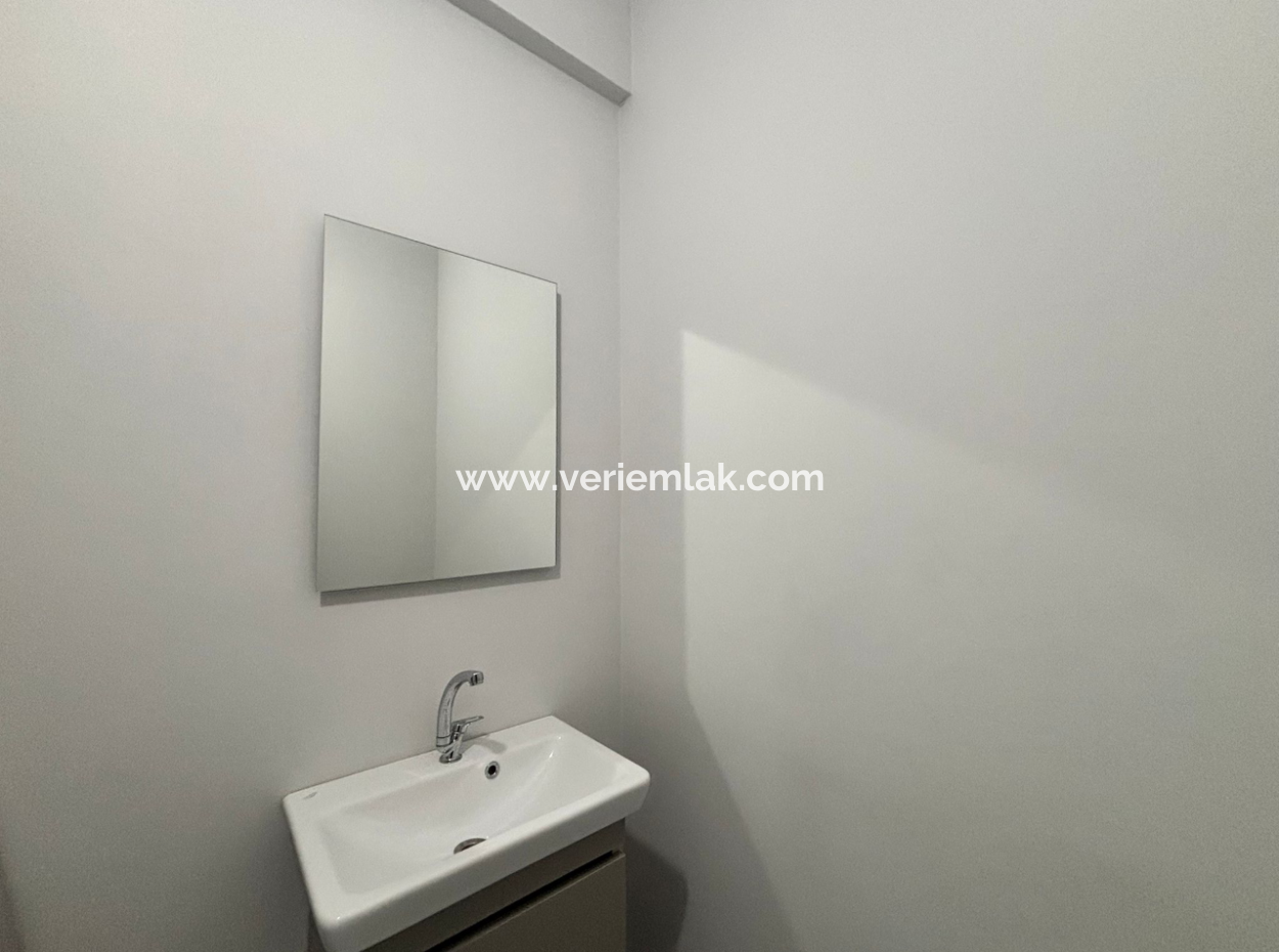 Studio-Vermietung Arbeitsplatz/Büro In Der Nähe Von Alsancak, Kordon Und Mövenpiç