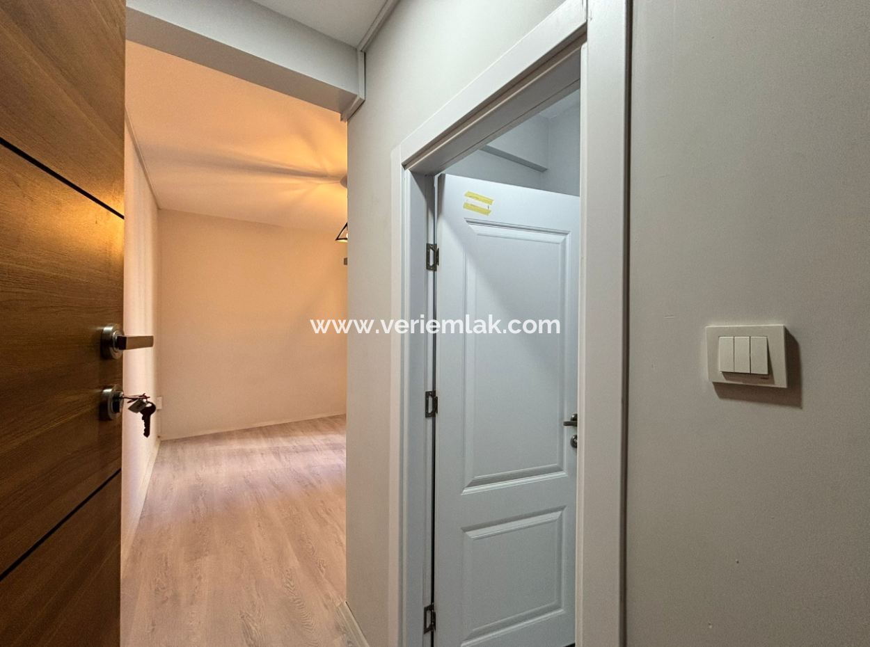 Studio-Vermietung Arbeitsplatz/Büro In Der Nähe Von Alsancak, Kordon Und Mövenpiç