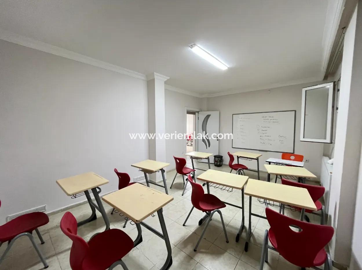 3 1 Wohnungen Zum Verkauf Im Stadtzentrum Von Seferihisar | 130 M² | Separate Küche | Erdgeschoss | Offene Vorderseite