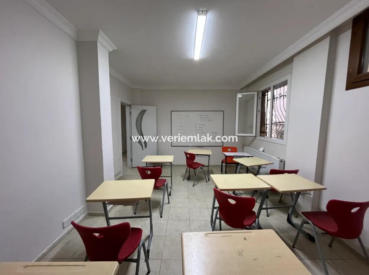 3 1 Wohnungen Zum Verkauf Im Stadtzentrum Von Seferihisar | 130 M² | Separate Küche | Erdgeschoss | Offene Vorderseite