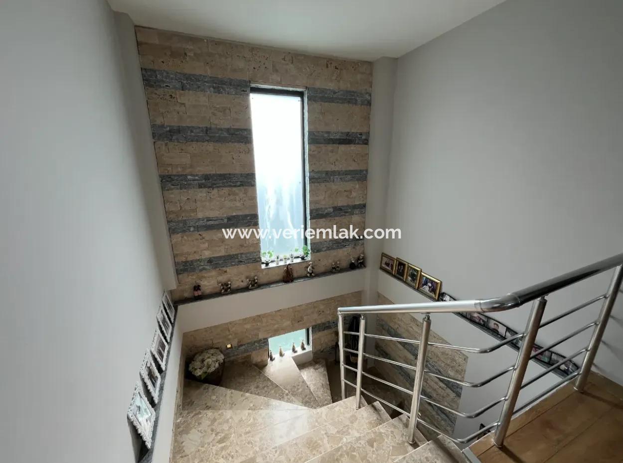 Luxuriöses Duplex Auf Einem Gelände Mit Meerblick Und Pool In Seferihisar Doğanbey!
