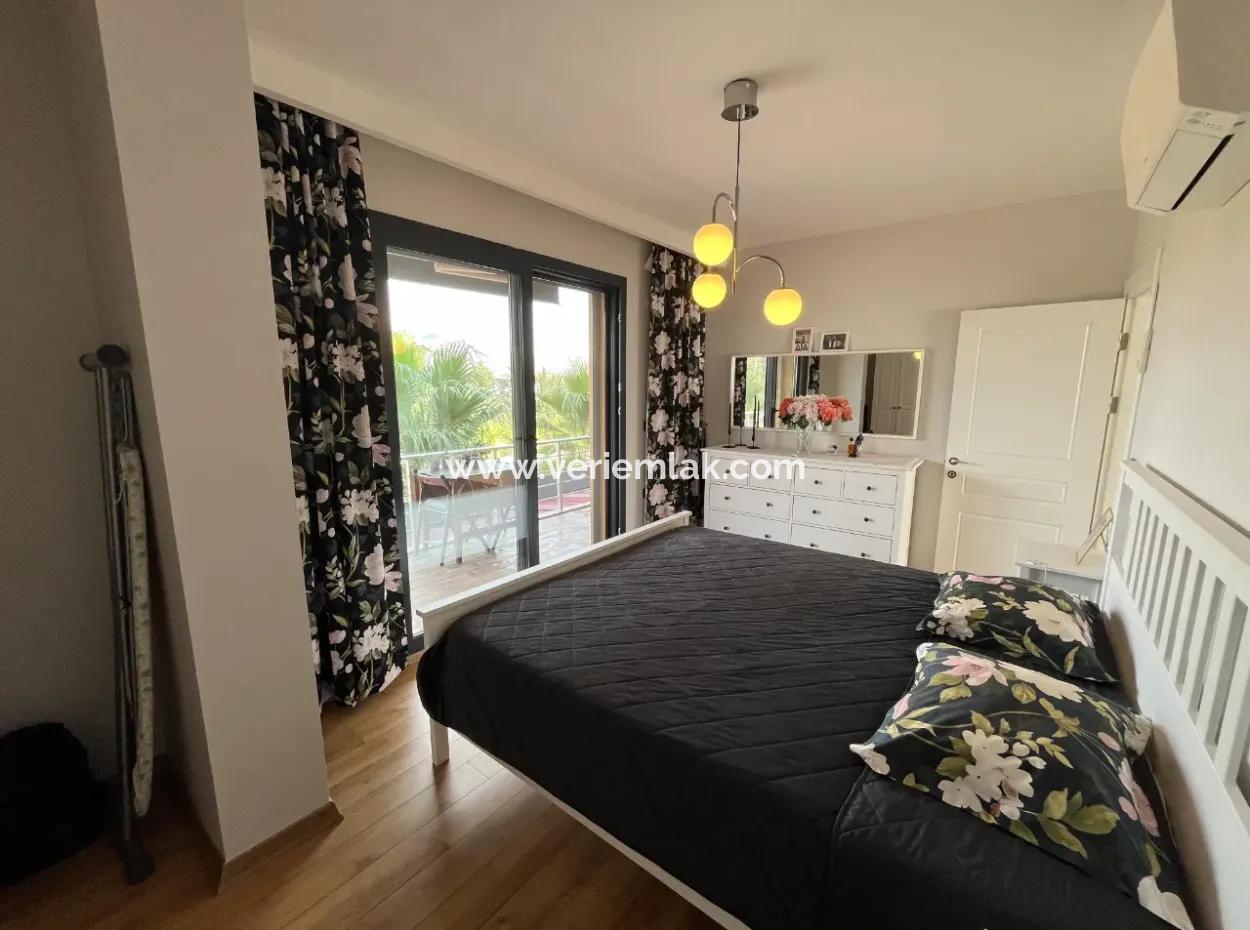 Luxuriöses Duplex Auf Einem Gelände Mit Meerblick Und Pool In Seferihisar Doğanbey!