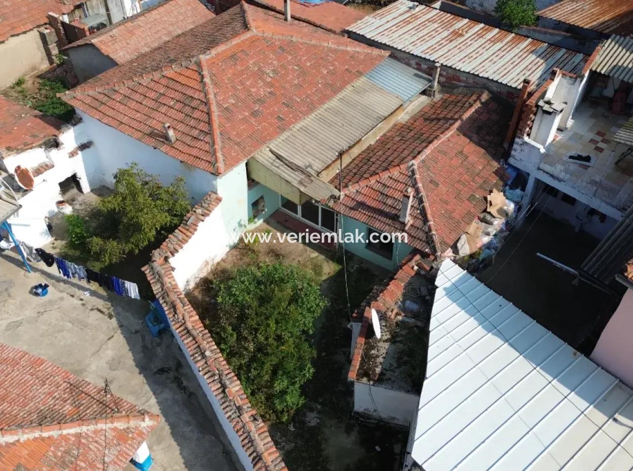 Einstehendes Haus Zum Verkauf In Kemalpaşa Halilbeyli Auf Einem 229 M² Großen Grundstück