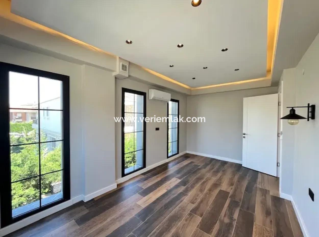 Einzigartige Luxusvilla Mit Wintergarten Und Terrasse In Seferihisar Villas