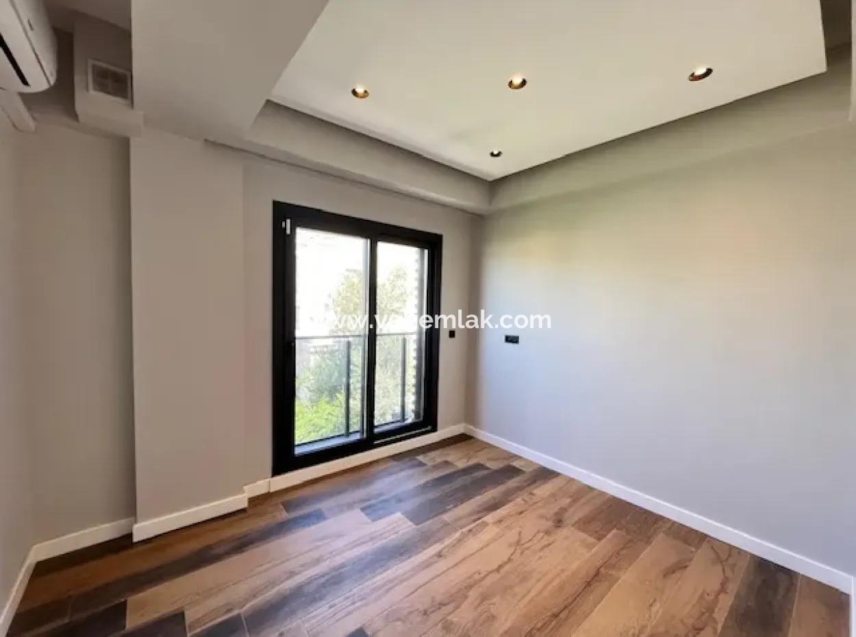 Einzigartige Luxusvilla Mit Wintergarten Und Terrasse In Seferihisar Villas