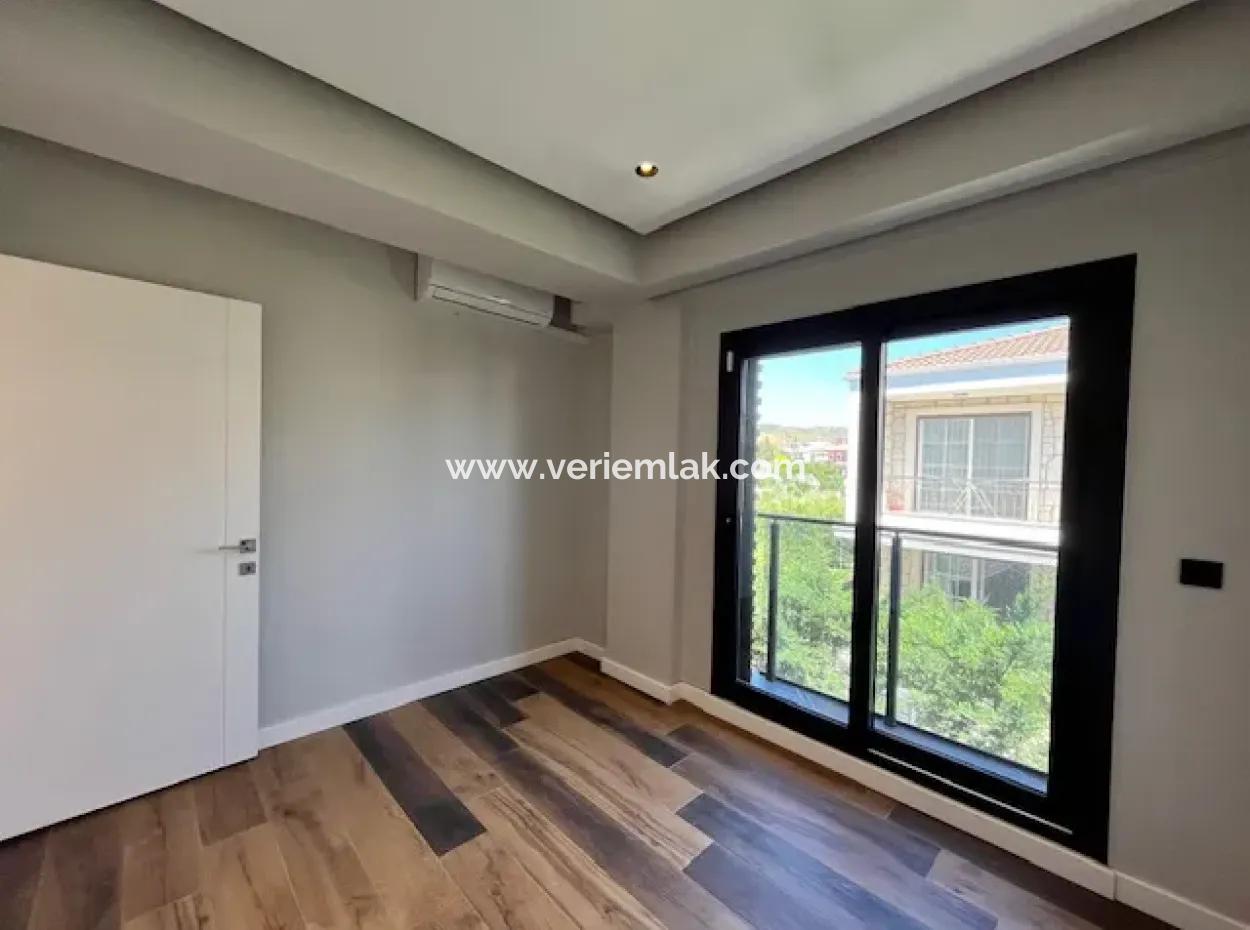 Einzigartige Luxusvilla Mit Wintergarten Und Terrasse In Seferihisar Villas