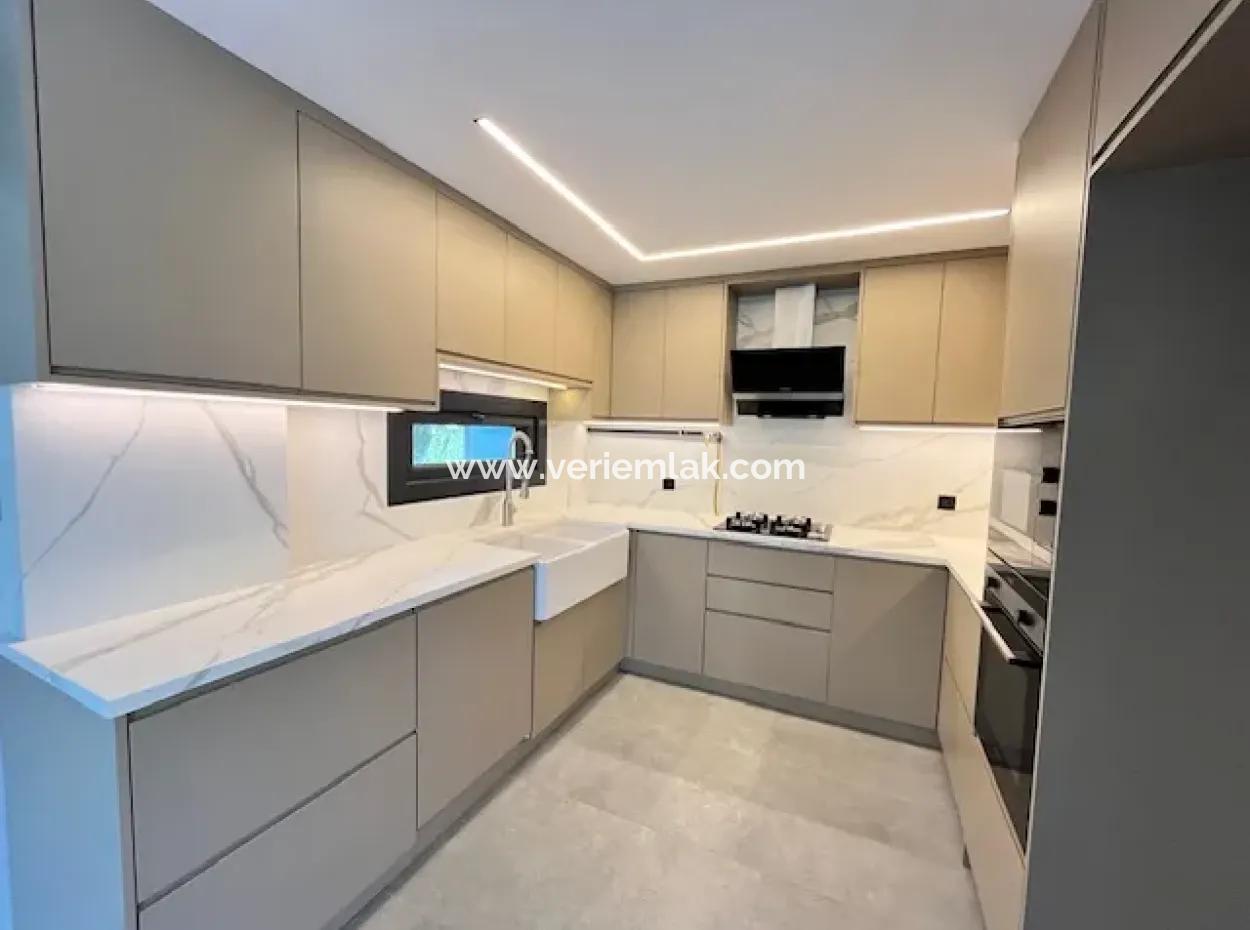 Einzigartige Luxusvilla Mit Wintergarten Und Terrasse In Seferihisar Villas