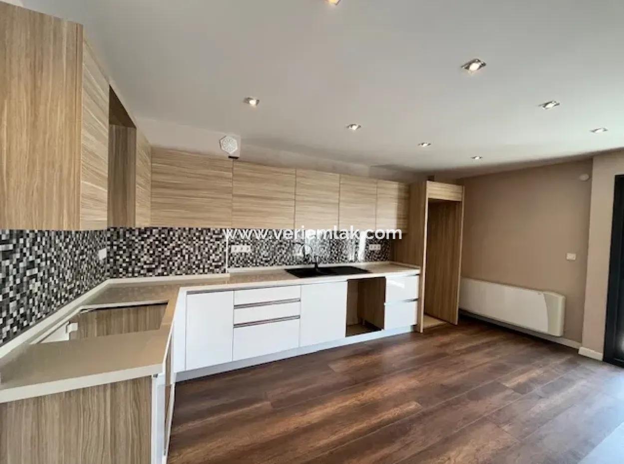 4 In 1, Smart House Mit Eigenem Bad Und Terrasse Im Zentrum Von Seferihisar