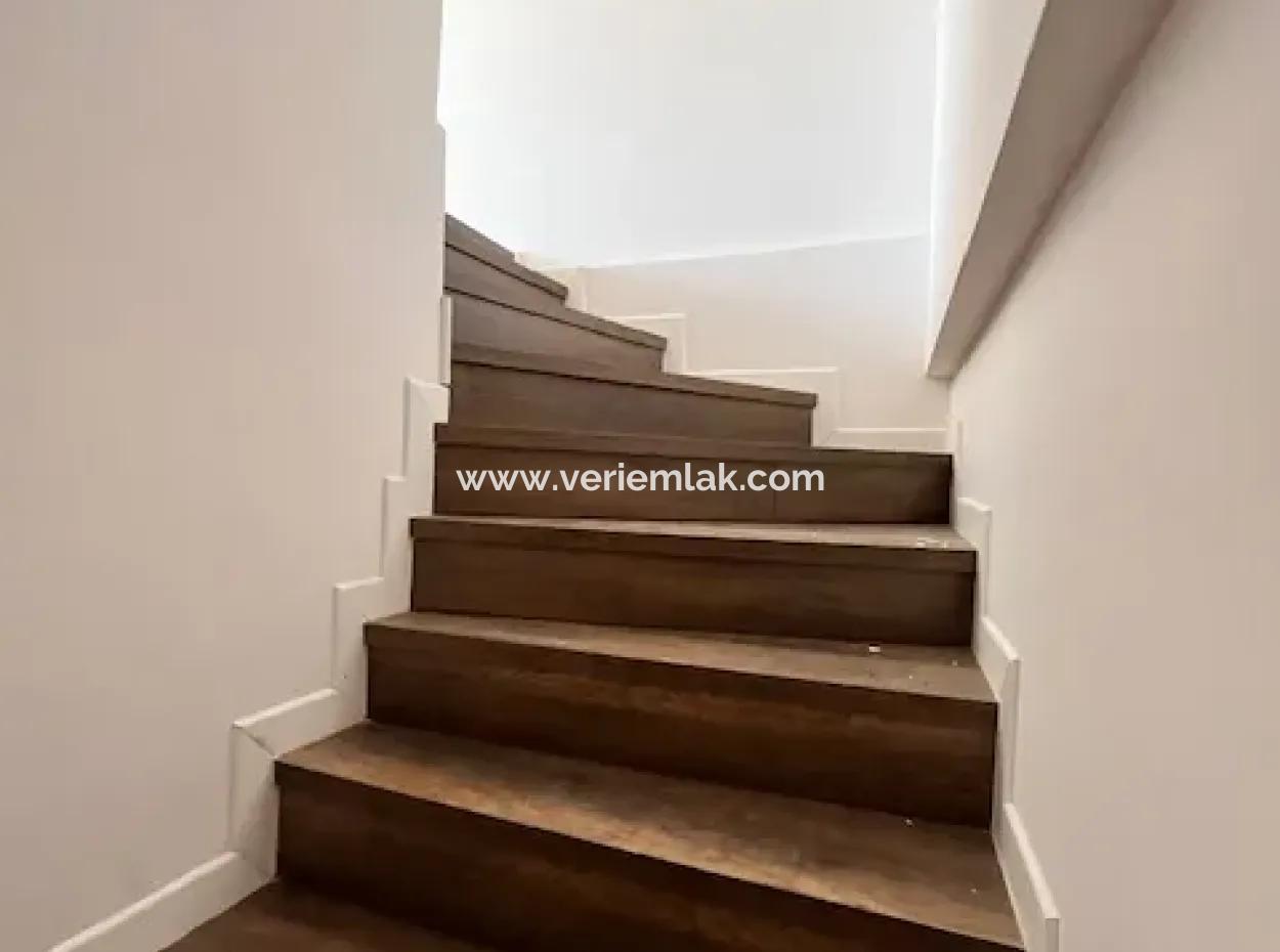 4 In 1, Smart House Mit Eigenem Bad Und Terrasse Im Zentrum Von Seferihisar