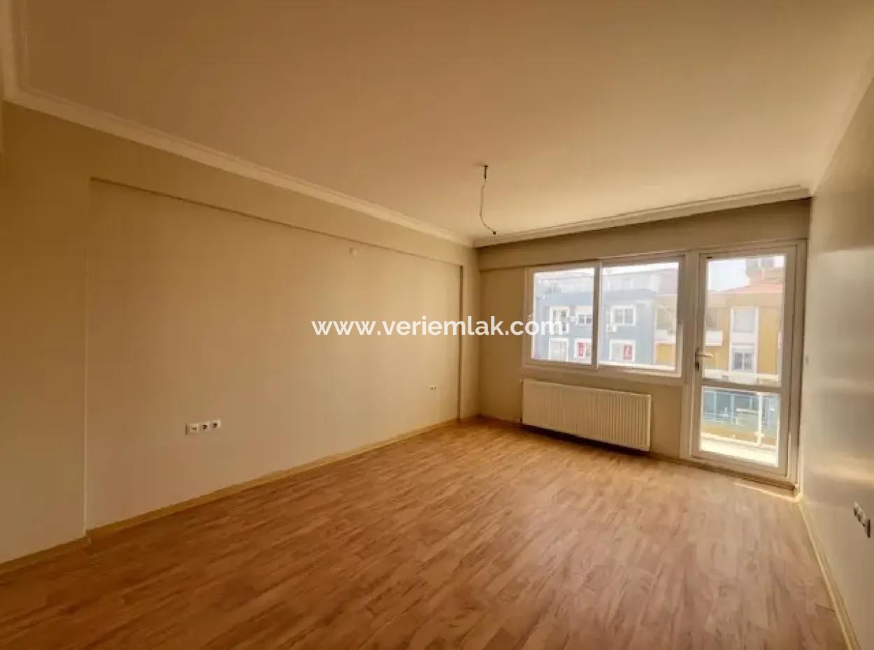 In Der Nähe Von Seferihisar Courthouse, Ecklage, Maisonette, 280M2, Wohnung Zum Verkauf Mit Geschlossener Küche