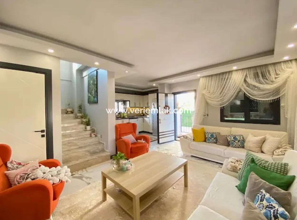 Seferihisar Doğanbeyde 3 1, Villa Zu Verkaufen Mit Garten