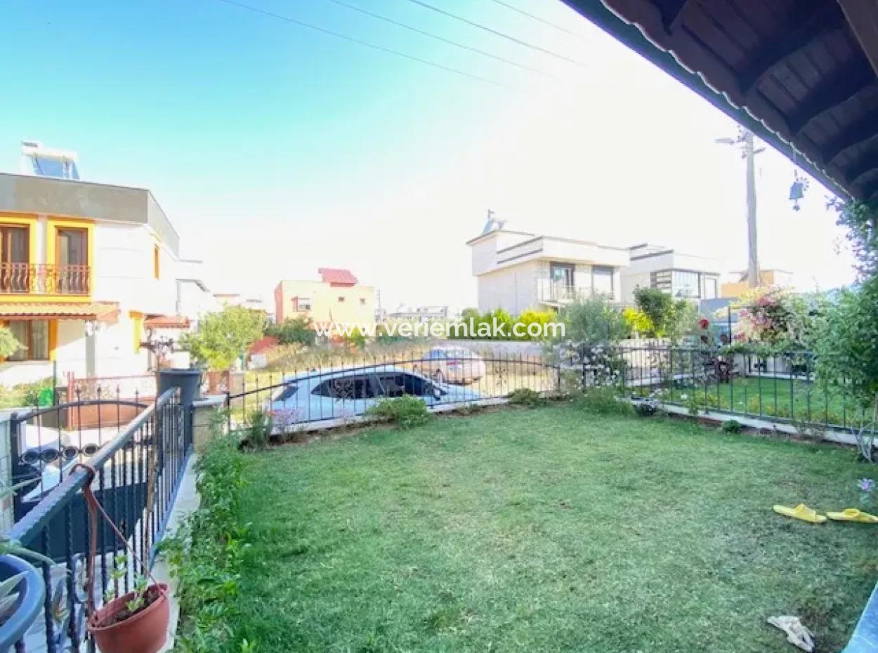 Seferihisar Doğanbeyde 3 1, Villa Zu Verkaufen Mit Garten