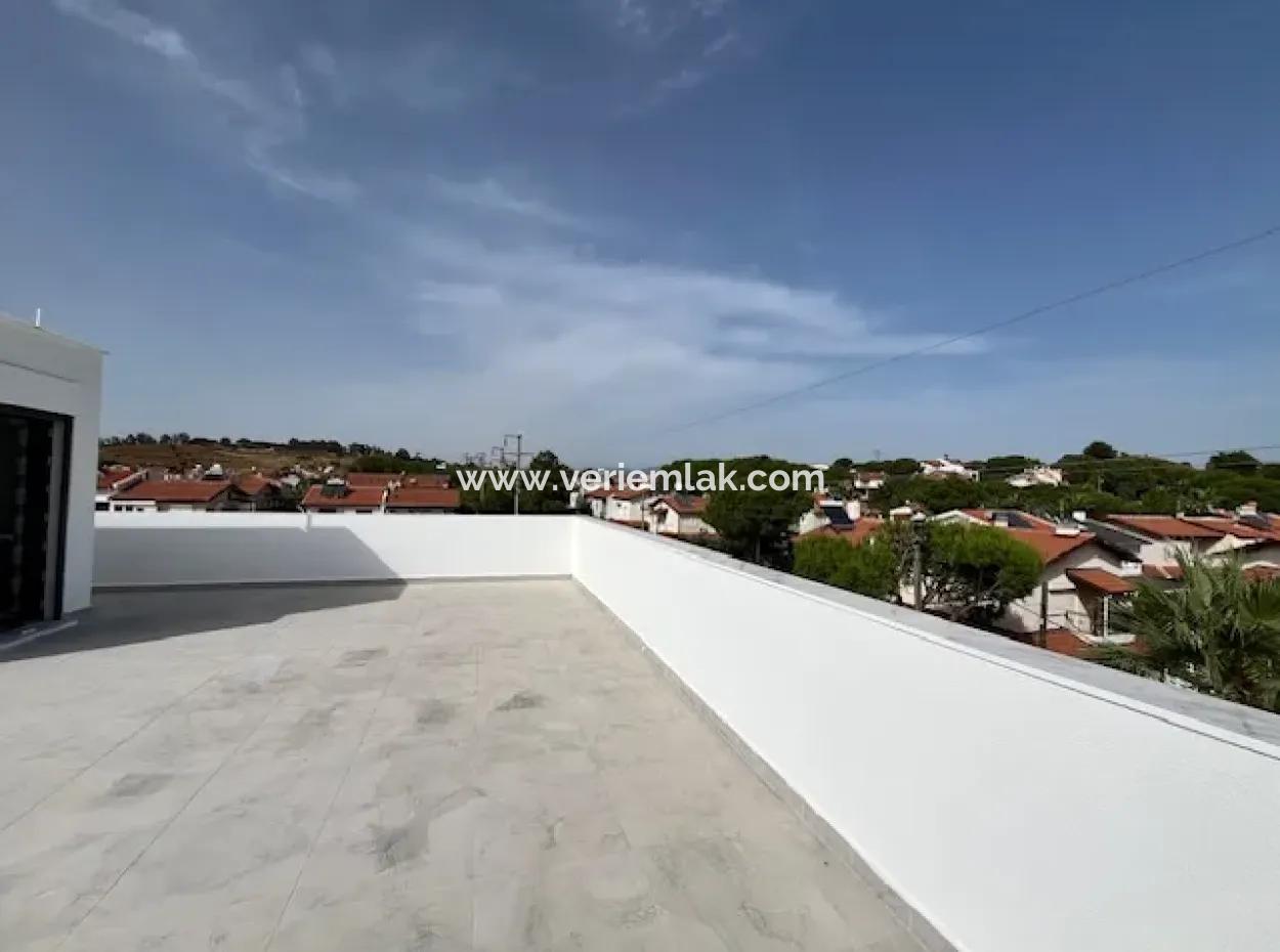 50M Zum Meer In Akaca, Seferihisar 4 1, 180M2 Villa Mit Null Pool Zu Verkaufen