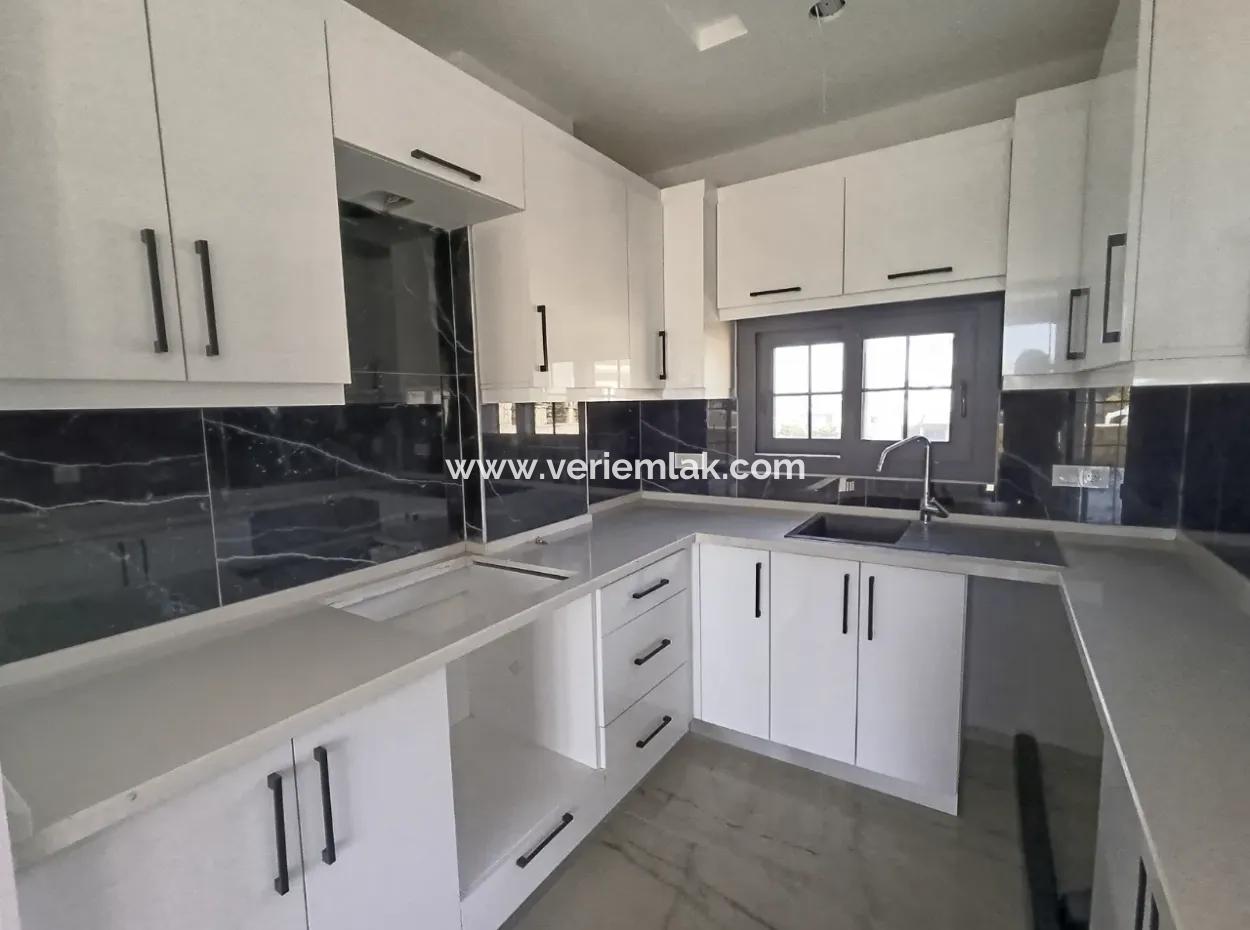 3 In 1, Zero Bargain Freistehende Villa In Elmastaş, Seferihisar