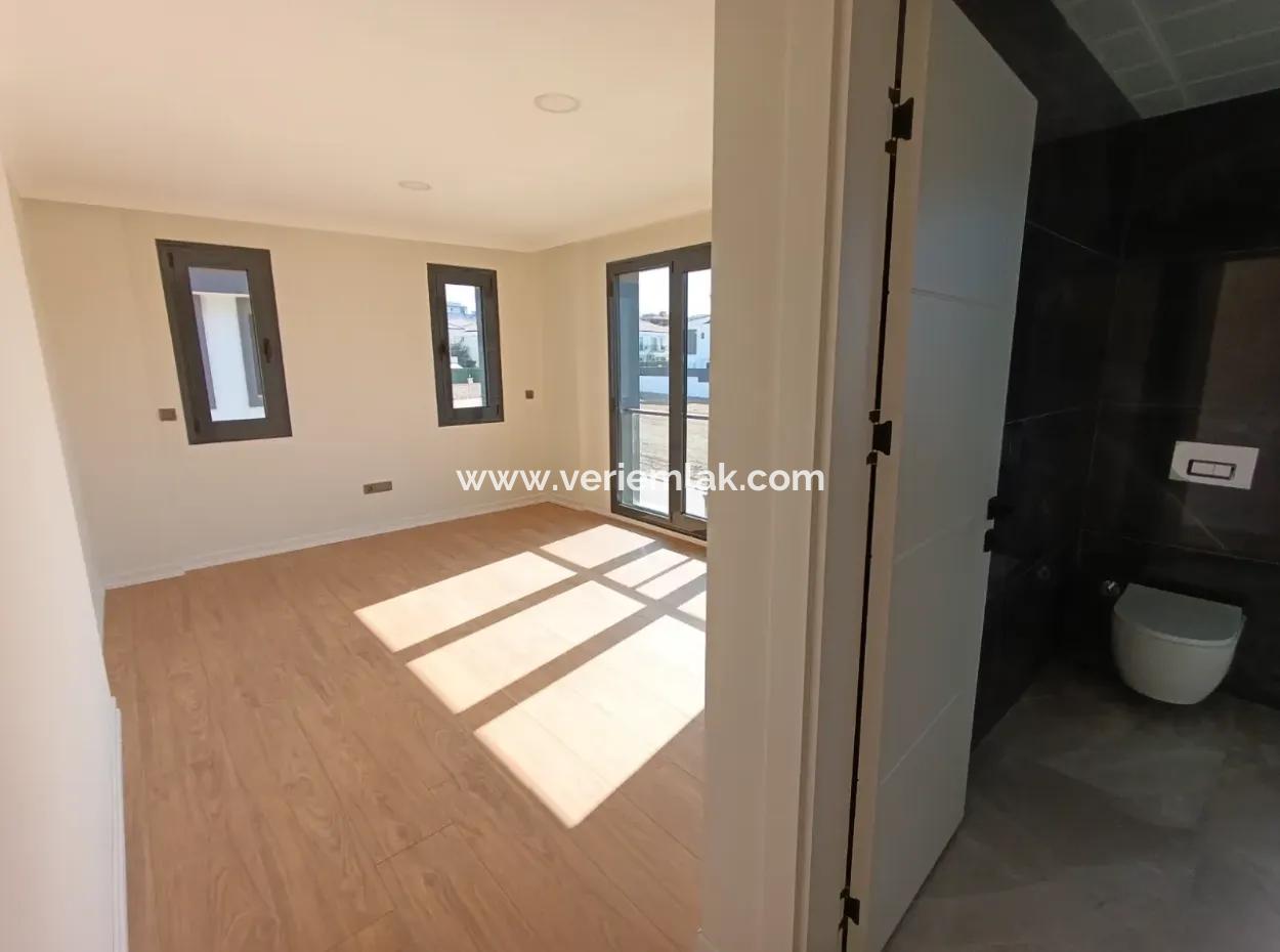 4 1, 180M2 Brandneue Villa Auf Einem Grundstück In Seferihisar Gözsüzler