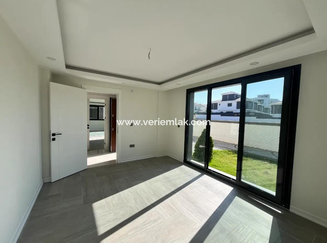 4 1.200M2 Freistehende Neubauvillen In Seferihisar Gözsüzler