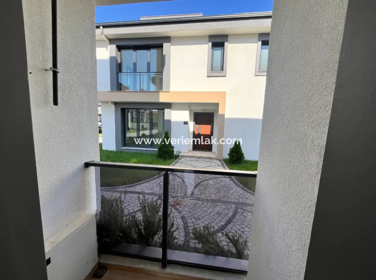 4 1.200M2 Freistehende Neubauvillen In Seferihisar Gözsüzler