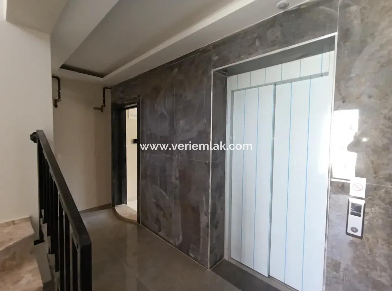 Investitionsmöglichkeit In Gözsüzler: Moderne Und Geräumige Wohnung!