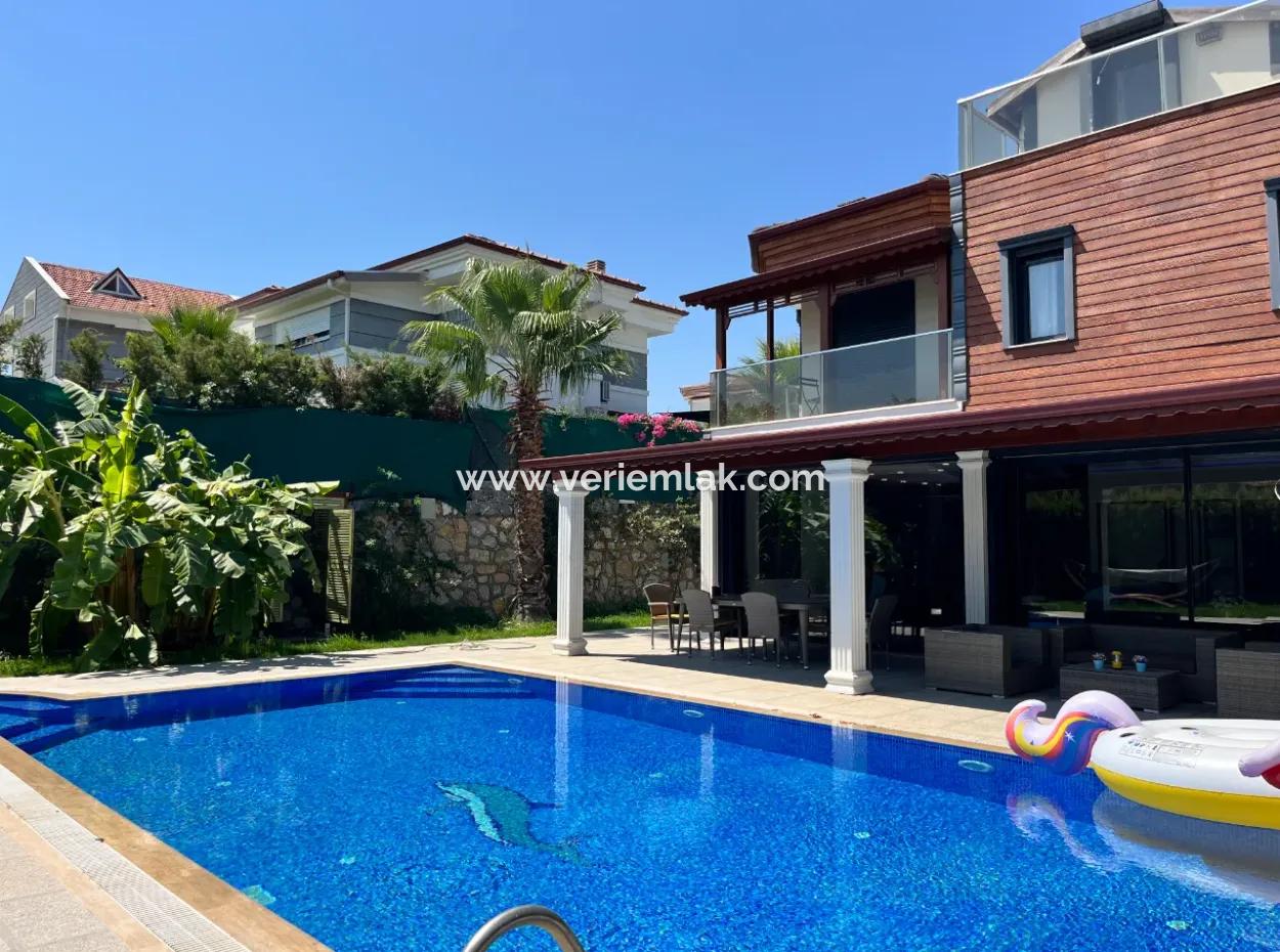 Freistehende Villa/Villa Zum Verkauf In Yesilkent Apartments