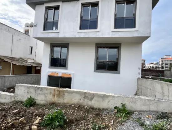 Eckparzelle 4 2 Luxusvilla In Seferihisar Gözsüzler!