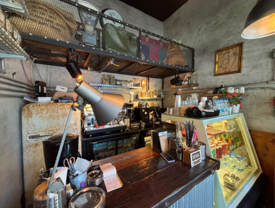 In Der Nähe Des Alsancak Gazi Krankenhauses 12M2 3M Fassade Geschäft