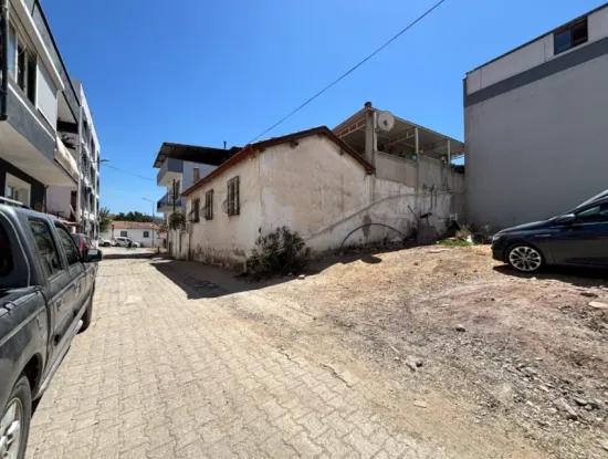 Eckgrundstück Im Viertel Seferihisar Hidirlik, 2-Stöckiges Grundstück Zum Verkauf