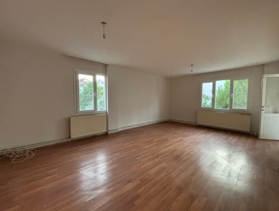 Narlıdere Huzur Mahalellenda Metro In Der Nähe Von 3 1 Wohnung Zu Vermieten