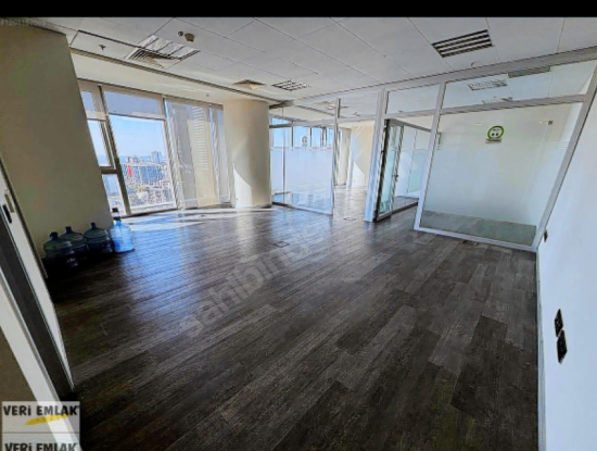 133 M² Arbeitsplatz Zu Mieten Mit 2 1 Vat Im Bayrakli-Turm!