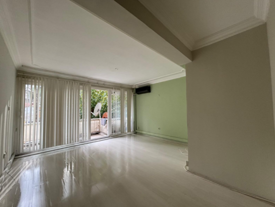 Wohnung Zu Mieten In Der Nähe Der Alsancak-Moschee, 1. Stock 2, 1 Klimatisierte Wohnung Mit Aufzug!