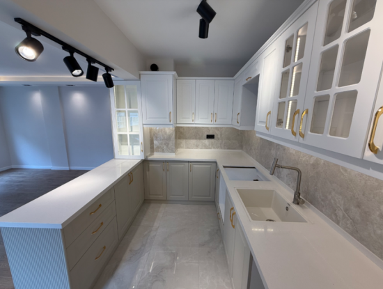 Vollständig Renovierte Zwischengeschossecke In Göztepe Susuz Dede