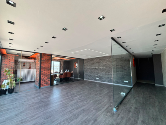 7. Stock, 410 M², Staffel, 3, 1 Wohnung Zu Mieten Mit Meerblick Auf Dem Alsancak Republikplatz!