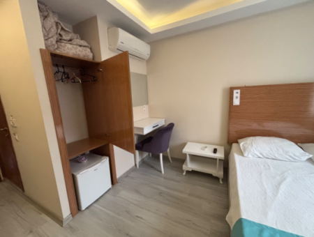 Lizenziertes 13-Zimmer-Hotel Zur Mietung In Der Marina Çeşme